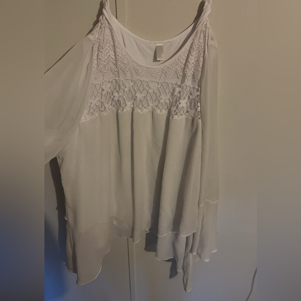 White long sleeve blouse